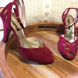 VINTAGE Palizzio red suede leather heels 9B